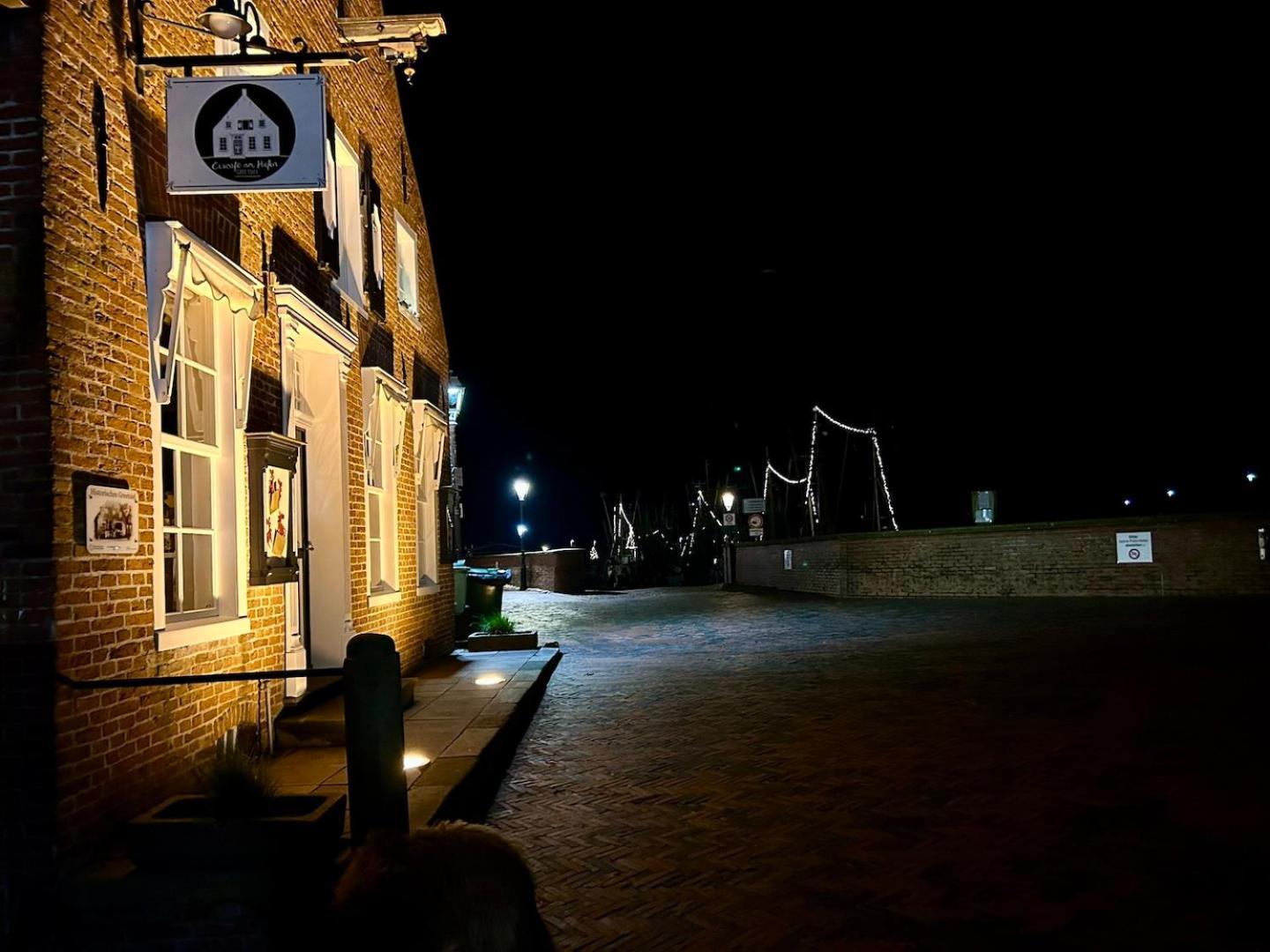 Romantikhaus Am Hafen In Ferienhaus Greetsiel